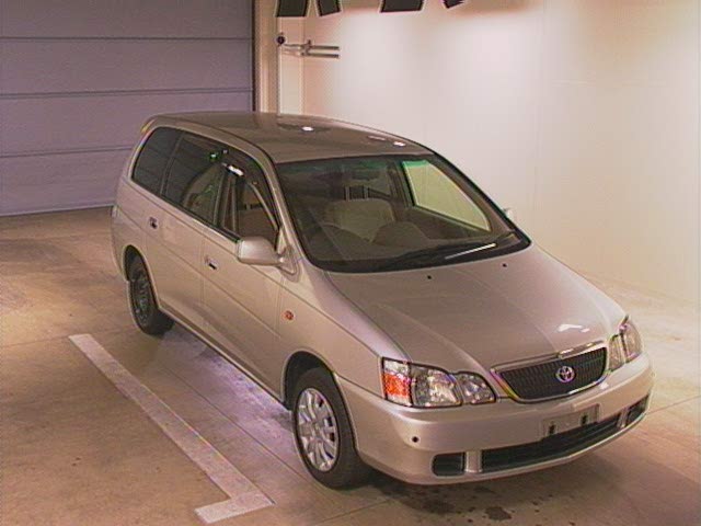 2002 Toyota Gaia Photos