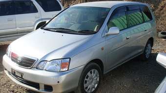 2002 Toyota Gaia Pictures