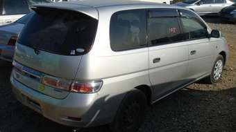 2002 Toyota Gaia Pictures