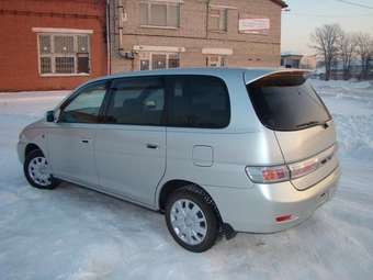 2002 Toyota Gaia Photos