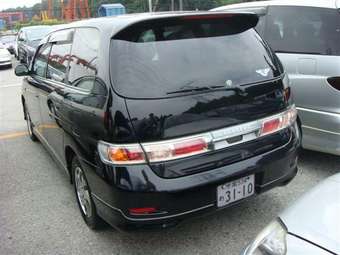 2002 Toyota Gaia Images
