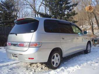 2002 Toyota Gaia Pictures