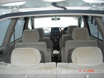 2002 Toyota Gaia Photos