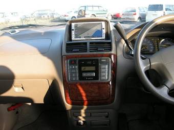 2002 Toyota Gaia Wallpapers