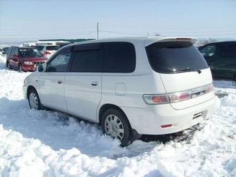 2002 Toyota Gaia Pics