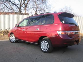 2002 Toyota Gaia Photos