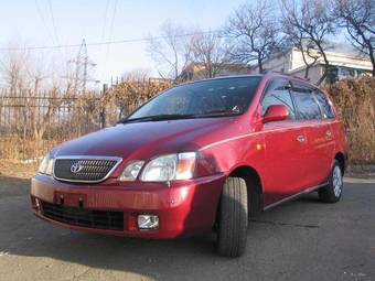 2002 Toyota Gaia Pictures