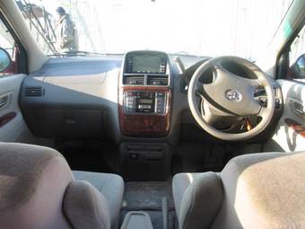 2002 Toyota Gaia Wallpapers