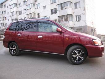 2002 Toyota Gaia Photos