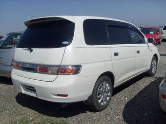 2002 Toyota Gaia Photos