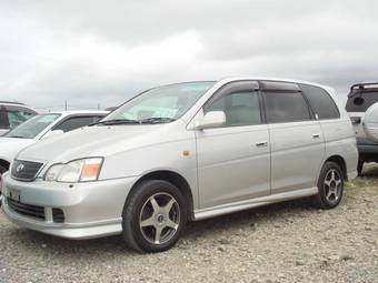 2002 Toyota Gaia Photos