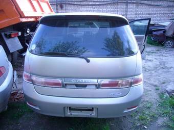 2002 Toyota Gaia Photos