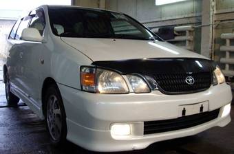 2002 Toyota Gaia Photos