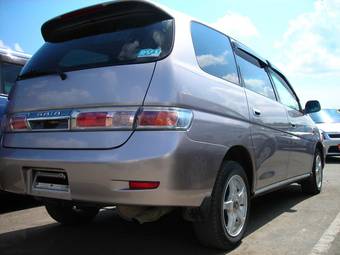 2002 Toyota Gaia Pictures