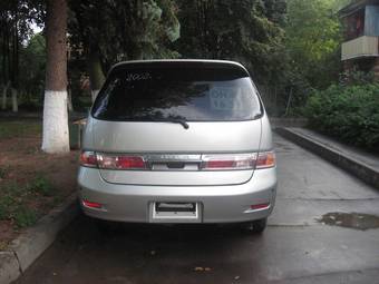 2002 Toyota Gaia Photos