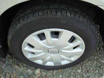 2002 Toyota Gaia Photos