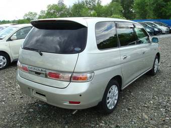 2002 Toyota Gaia Images