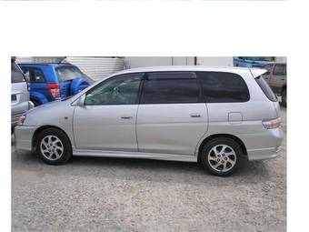 2002 Toyota Gaia Pictures