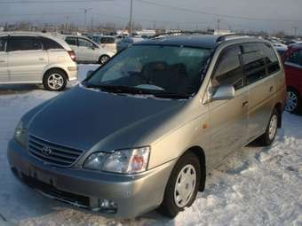 2003 Toyota Gaia