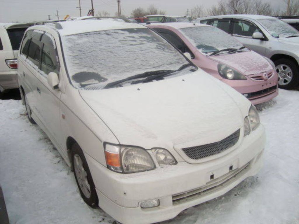 2003 Toyota Gaia