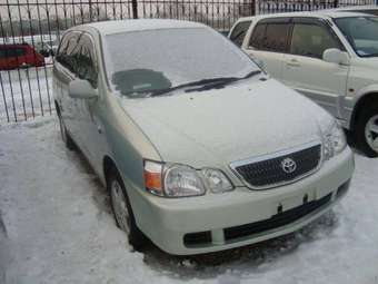 2003 Toyota Gaia