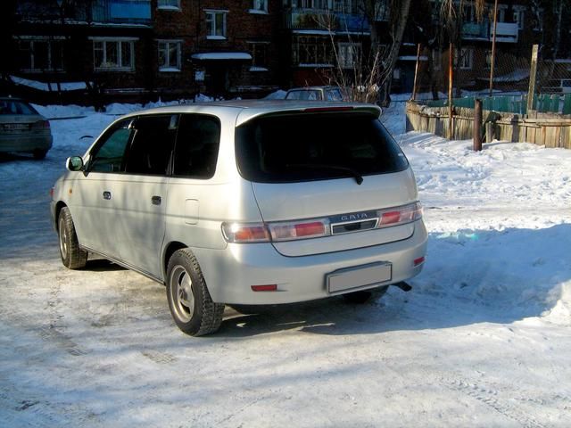 2003 Toyota Gaia