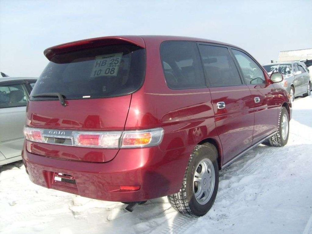 2003 Toyota Gaia