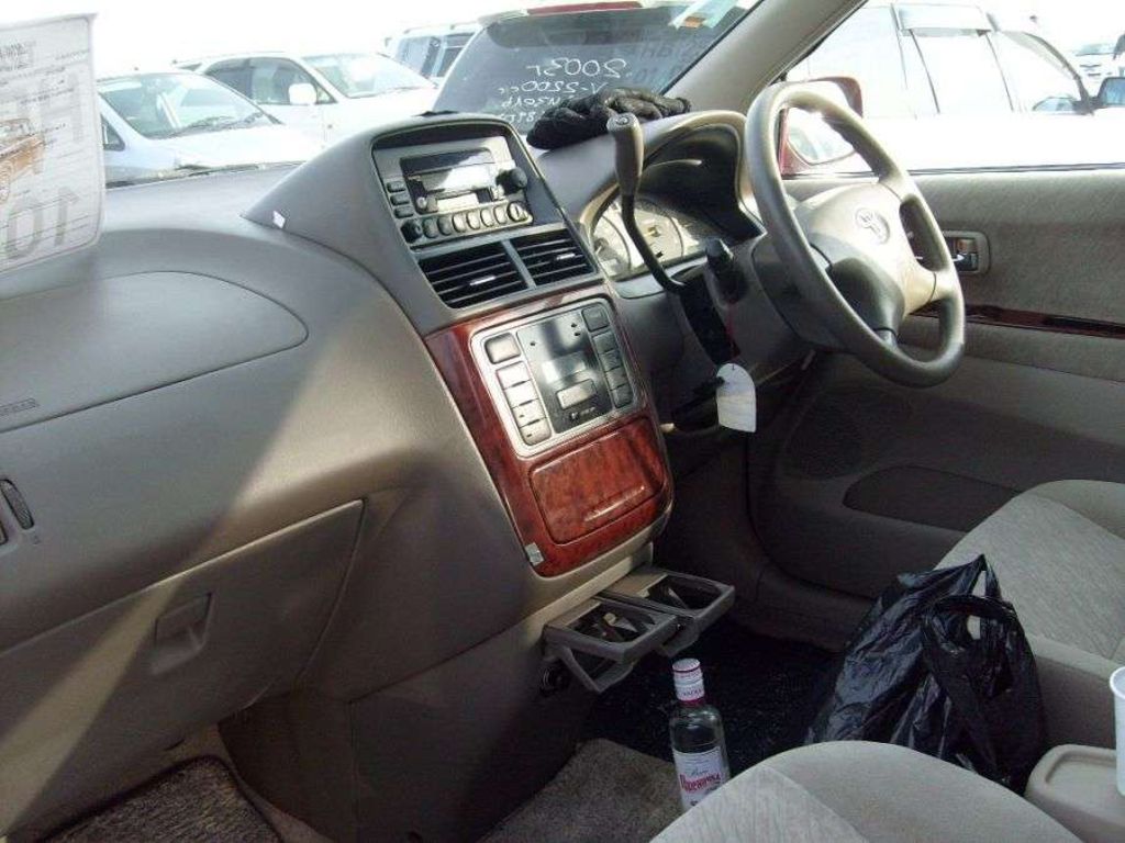 2003 Toyota Gaia