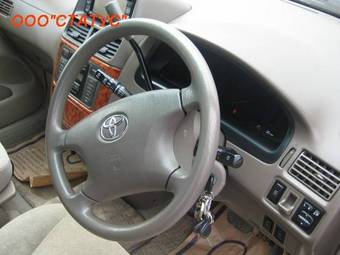 2003 Toyota Gaia Pictures