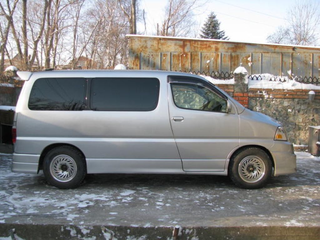 1999 Toyota Grand Hiace