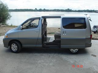 1999 Toyota Grand Hiace Pictures