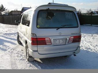 2000 Toyota Grand Hiace