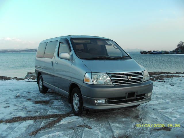 2000 Toyota Grand Hiace