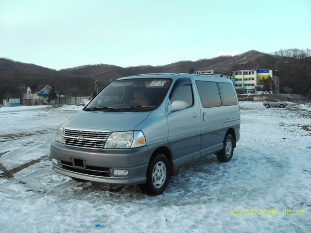 2000 Toyota Grand Hiace