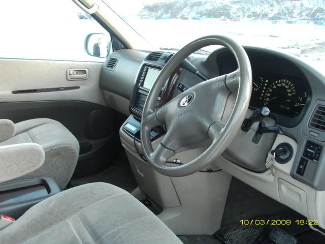 2000 Toyota Grand Hiace