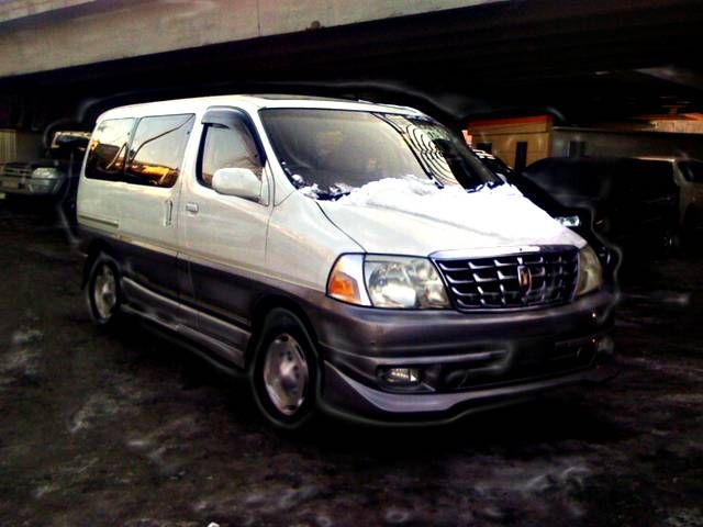 2000 Toyota Grand Hiace