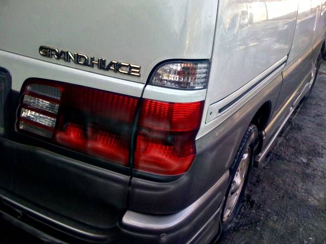 2000 Toyota Grand Hiace