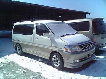 2000 Toyota Grand Hiace