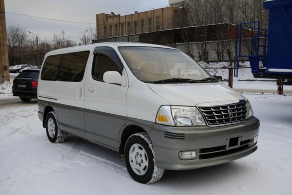 2000 Toyota Grand Hiace