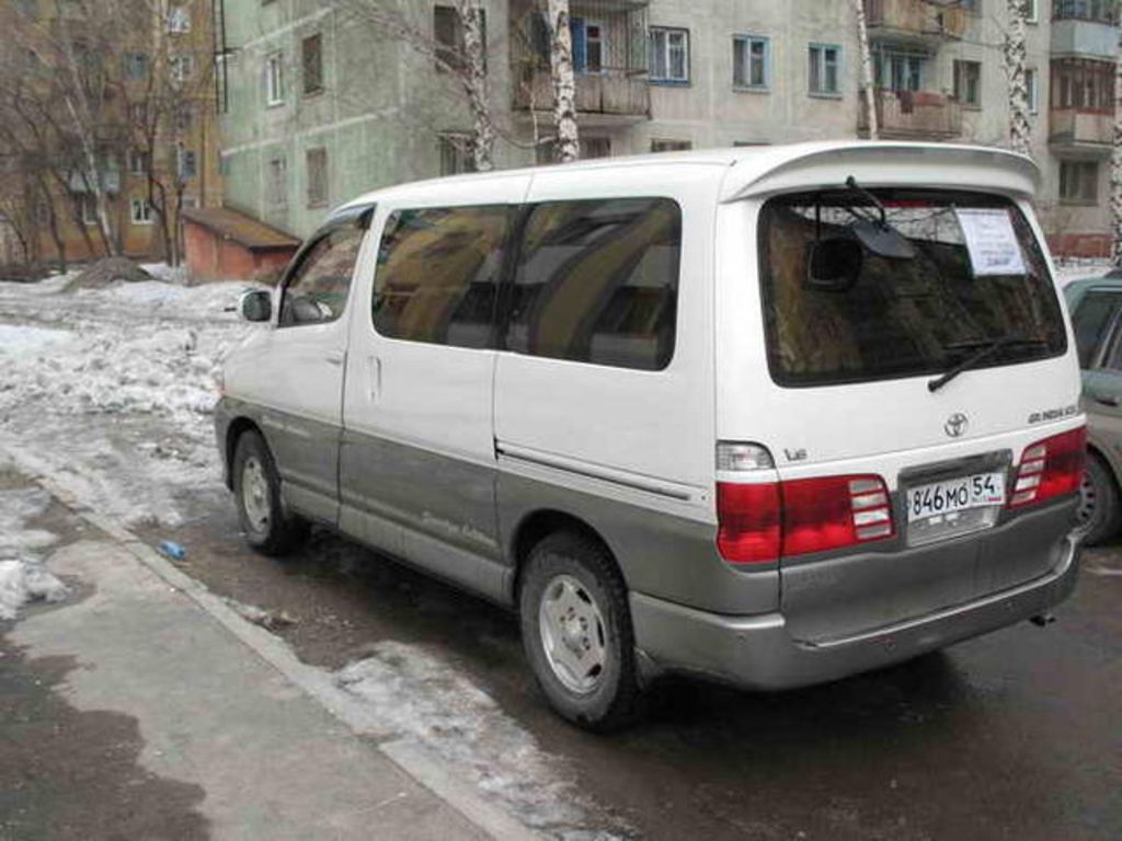 2000 Toyota Grand Hiace