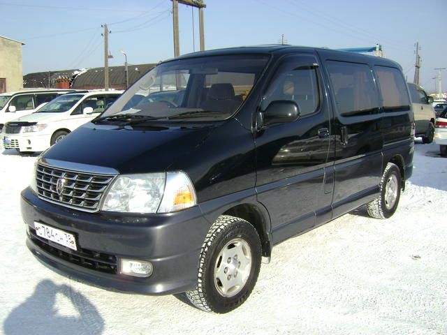 2000 Toyota Grand Hiace