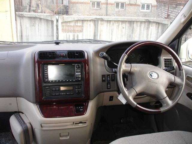 2001 Toyota Grand Hiace