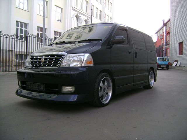 2001 Toyota Grand Hiace