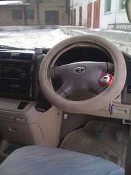 2001 Toyota Grand Hiace Pictures