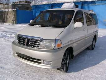 2001 Toyota Grand Hiace Photos