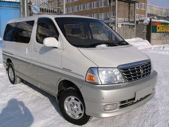 2001 Toyota Grand Hiace Pictures