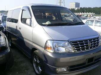 2001 Toyota Grand Hiace Images