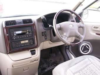 2001 Toyota Grand Hiace Pictures