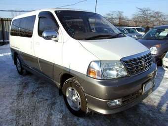 2001 Toyota Grand Hiace Pictures