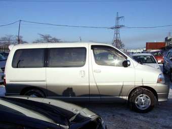 2001 Toyota Grand Hiace Photos